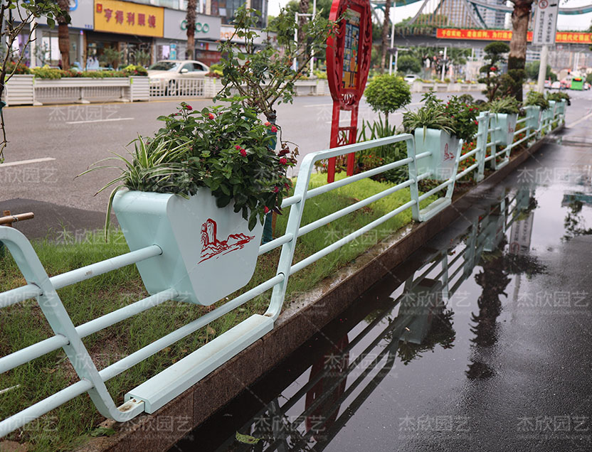 机非隔离带花箱护栏江西上饶案例